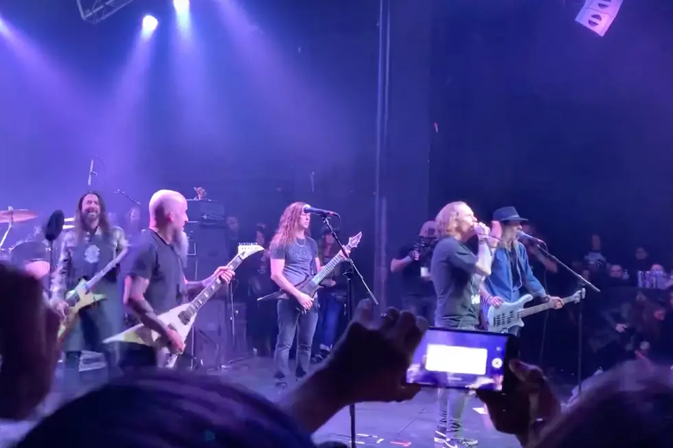 Corey Taylor, Dave Grohl + More Cover 'Walk' at Dimebash 2019