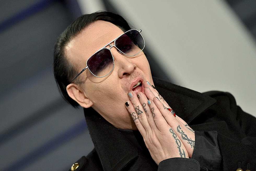 Marilyn Manson Posing With Pop Stars at Music Festival Is Weird + Hilarious