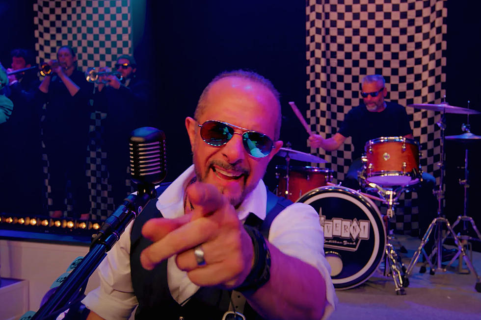 Overkill Bassist D.D. Verni Has a Swing Band Now + It’s Pretty Awesome
