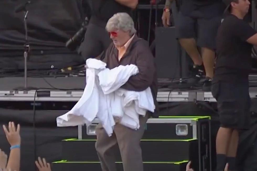 Here’s the Limp Bizkit Shirt Fred Durst Passed Out at Lollapalooza