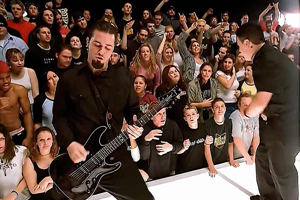Papa Roach Guitarist Shows How Musicians Play 'Last Resort' Wrong