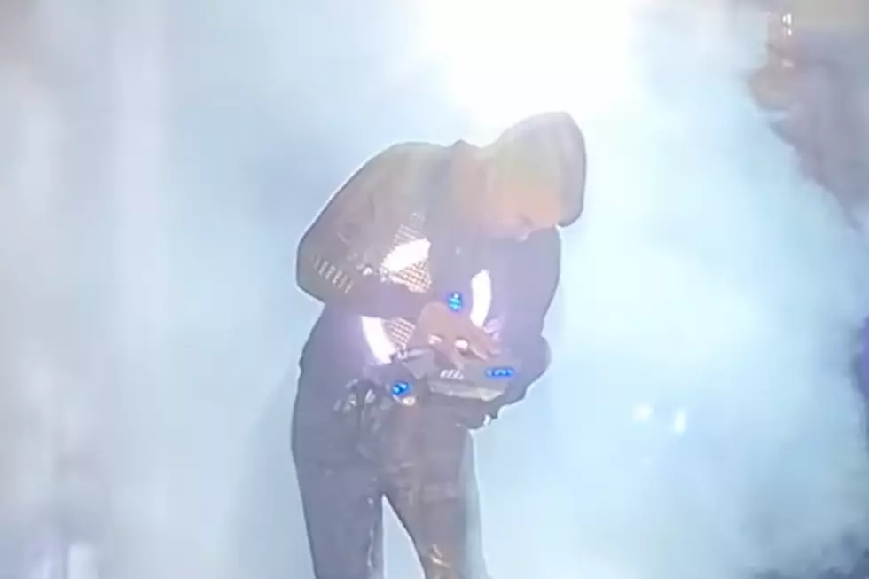Muse's Matt Bellamy Plays a Robot Glove at 2022 Isle of Wight