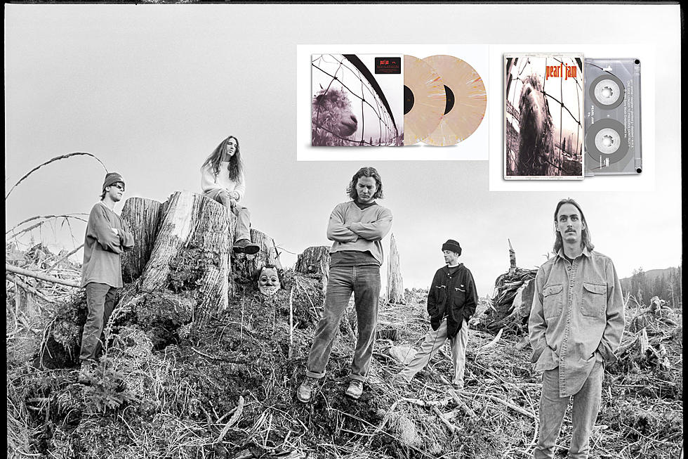 Win a Pearl Jam ‘Vs. 30th Anniversary Ten Club Dreamsicle Vinyl + Clear Cassette
