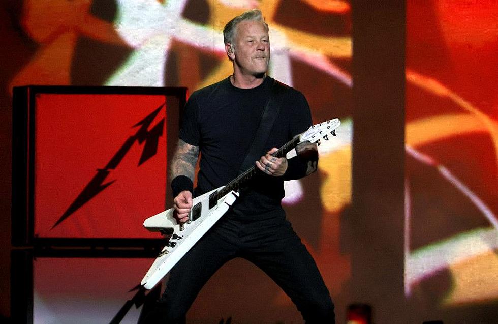 Metallica’s James Hetfield Wants Microphone With Surprising Built In Feature