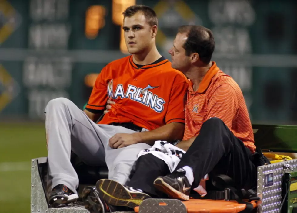 Marlins' Pitcher Dan Jennings Gets Hit In The Head By A Line Drive - VIDEO