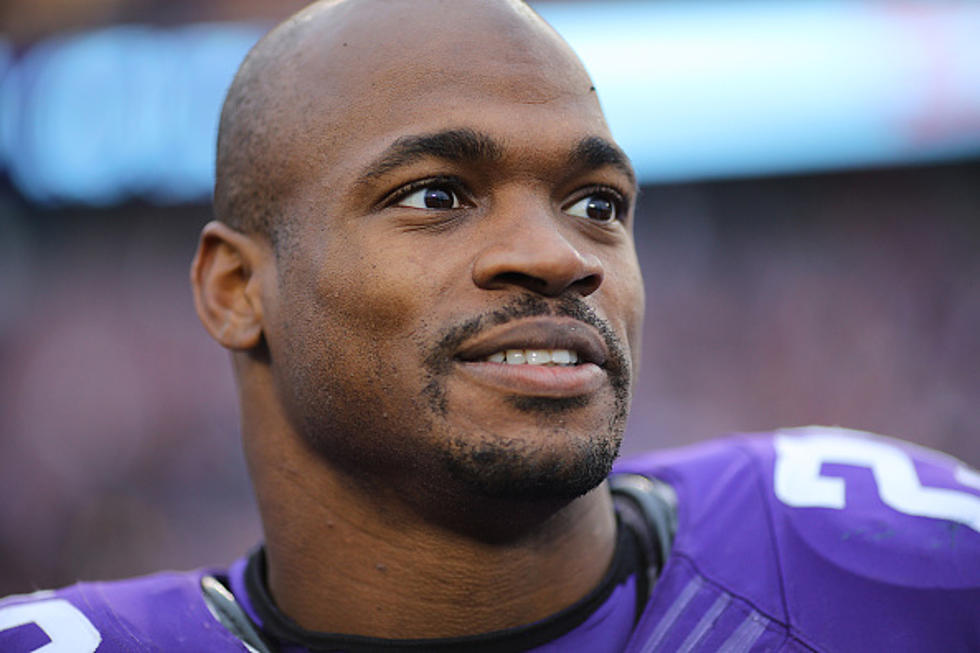 Adrian Peterson Sings While Doped Up After Knee Surgery [Video]
