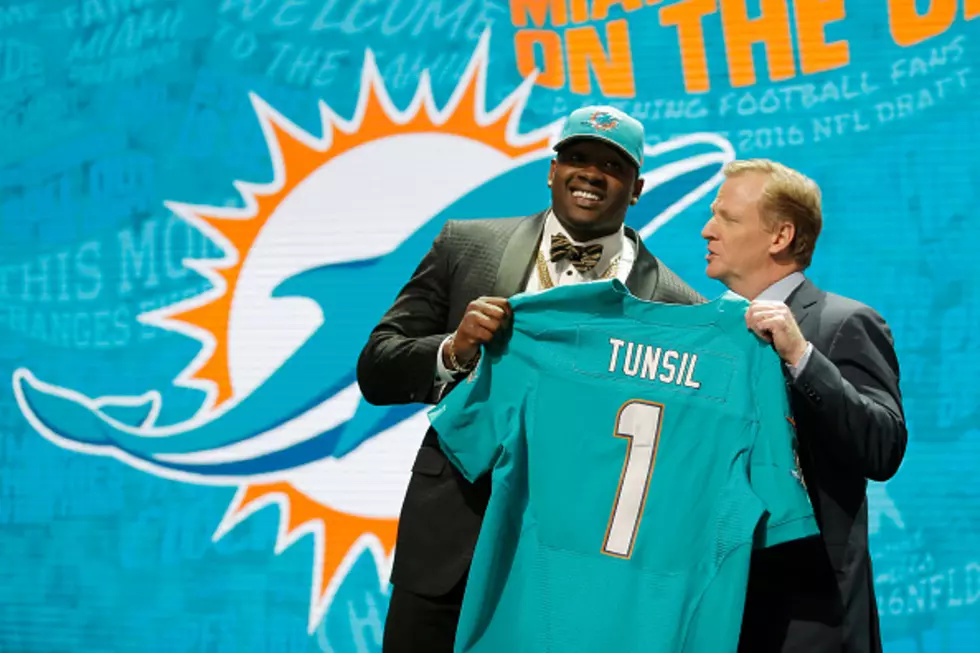 Dolphins Rookie Laremy Tunsil Injures Himself In Shower