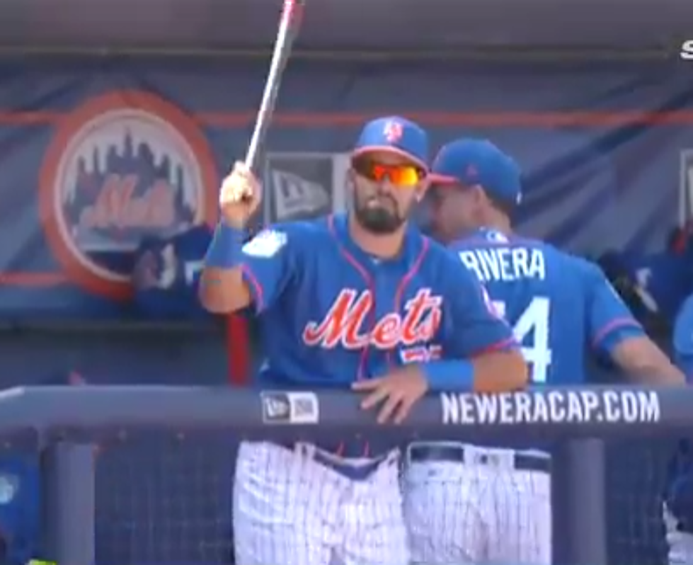 Mets Player Catches Flying Bat Like An Absolute Boss [VIDEO]