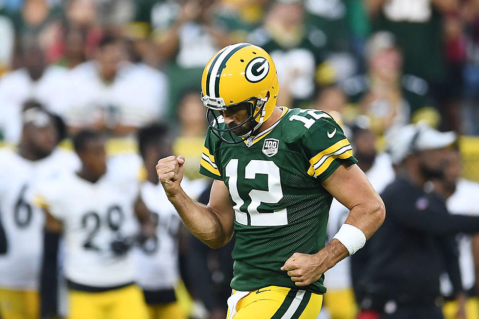 Aaron Rodgers gets record contract extension 