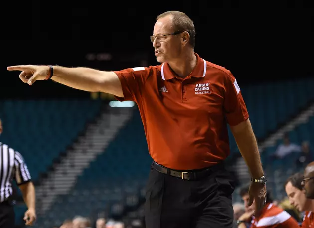 UL Basketball Coach Bob Marlin Talks Season Opener, Who Must Step Up, Playing On The Road &#038; More [Video]