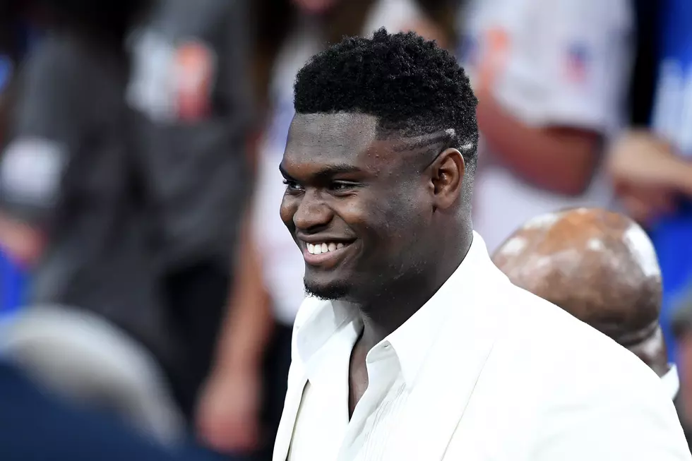 The debut: Zion Williamson arrives, amid much fanfare