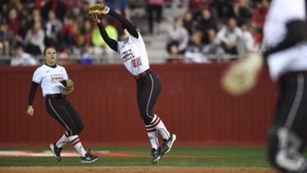 UL Softball Loses Back To Back Games To Texas