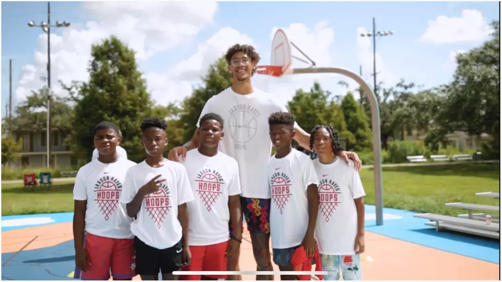 Pelicans Jaxson Hayes Teamed Up With Sneaker Politics for a Community Project (Video)