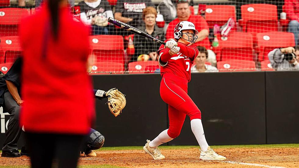 Cajuns Softball Dominates in Game 1 in Conway