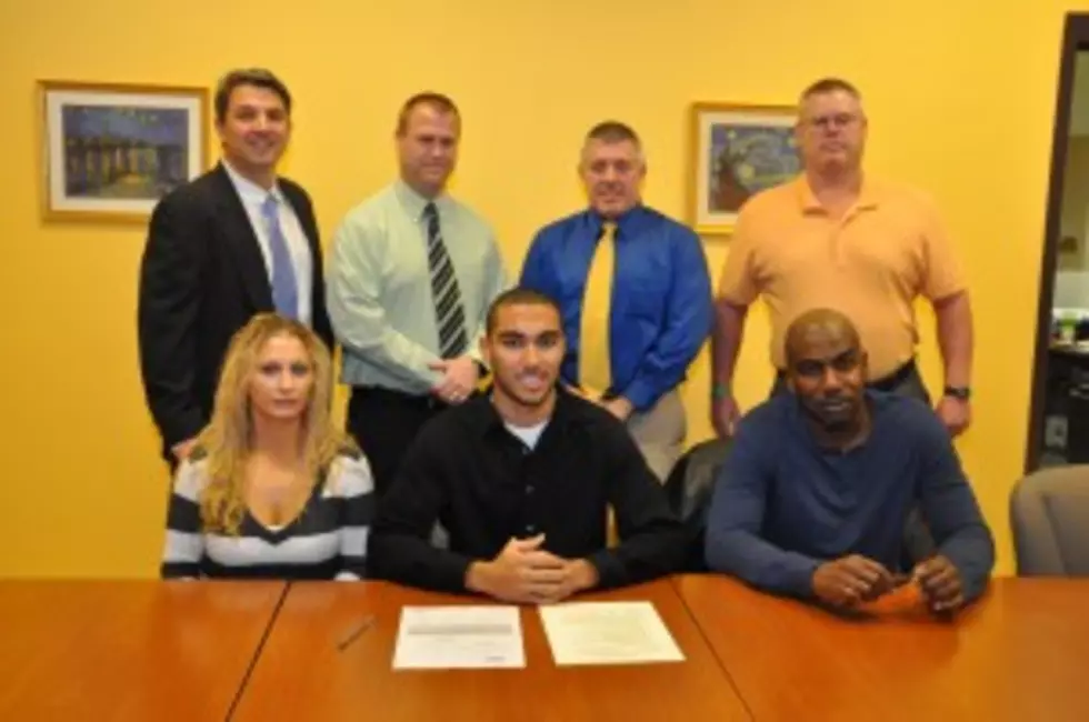 Local Football Stars Sign Letters of Intent