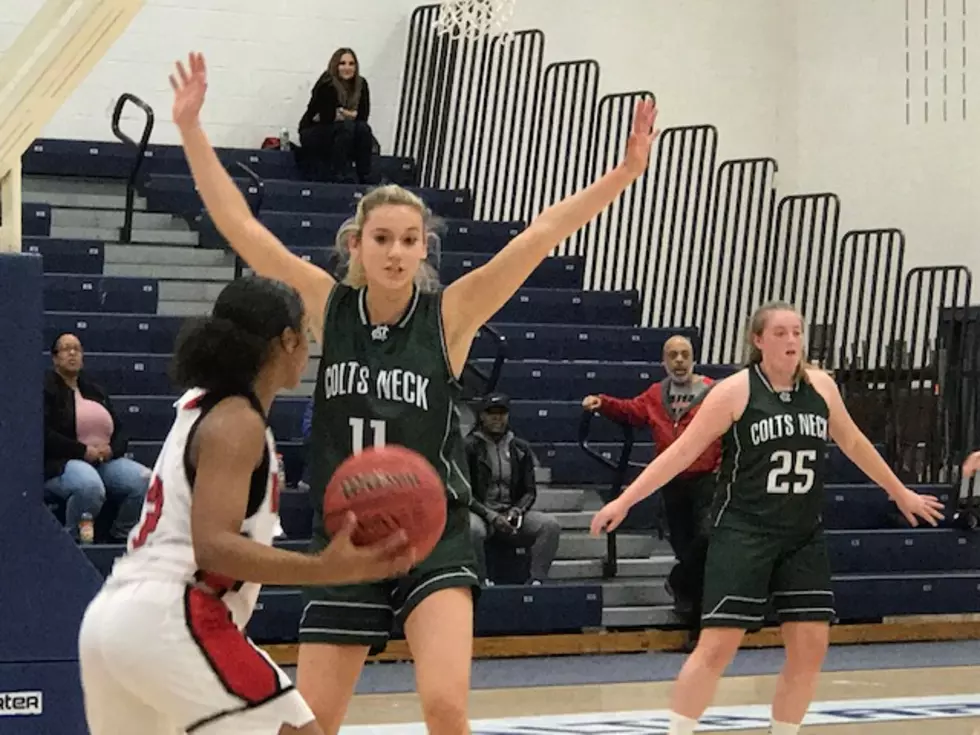 Foltz, Thesing lift Colts Neck in WOBM Christmas Classic