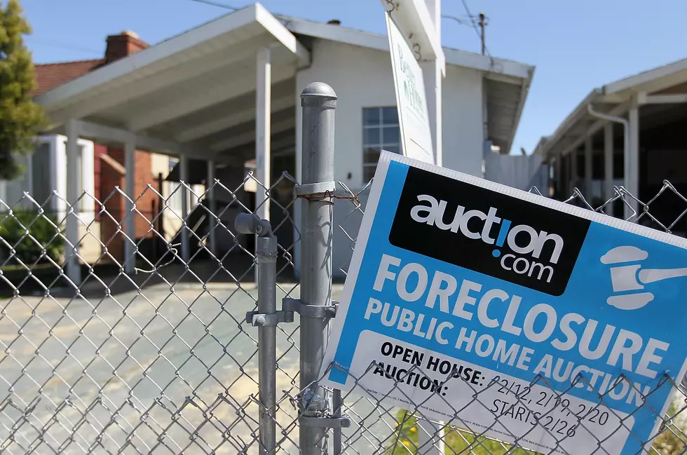 Nationwide foreclosures fell in 2014