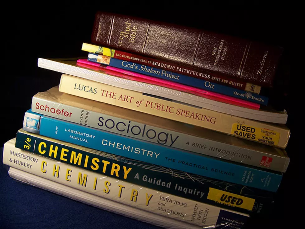 How Much Do NJ College Students Pay For Textbooks? [AUDIO]