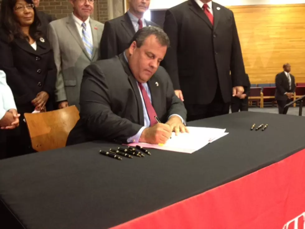NJ Higher Education Merger Bill Signed by Chris Christie