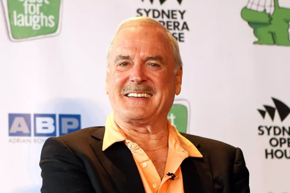 John Cleese Explains the Difference Between American Football and Soccer [VIDEO]