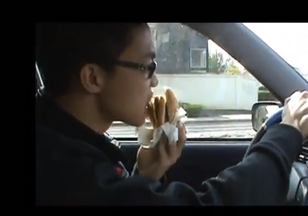 Eating While Driving – What are the Hardest Foods to Eat?