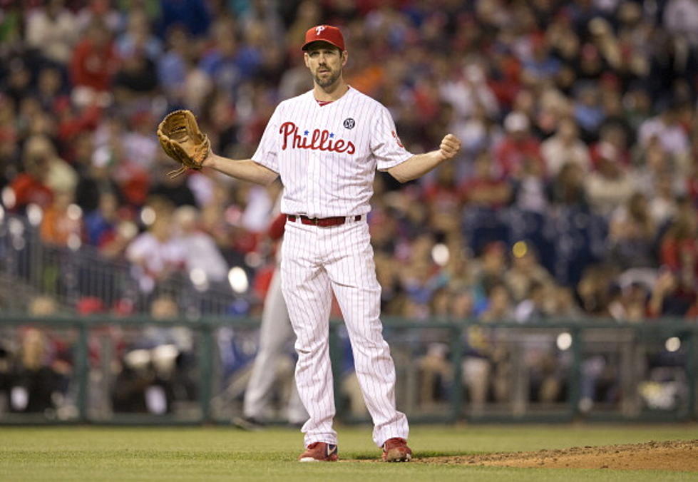 Cliff Lee ends press conference with fart