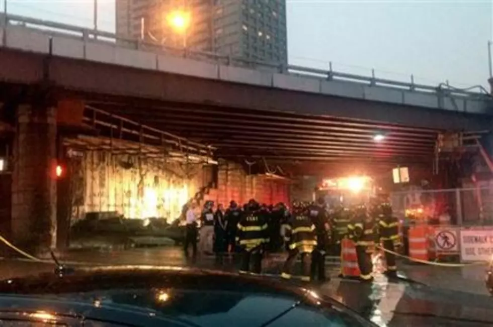 Brooklyn Bridge underpass facade section collapses