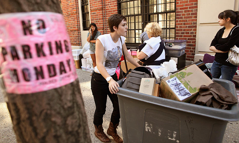 College dorm move-in day: happy time or sad?
