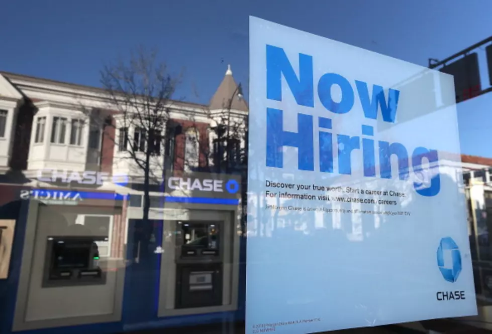 Applications for US jobless aid rise to still-low 282,000
