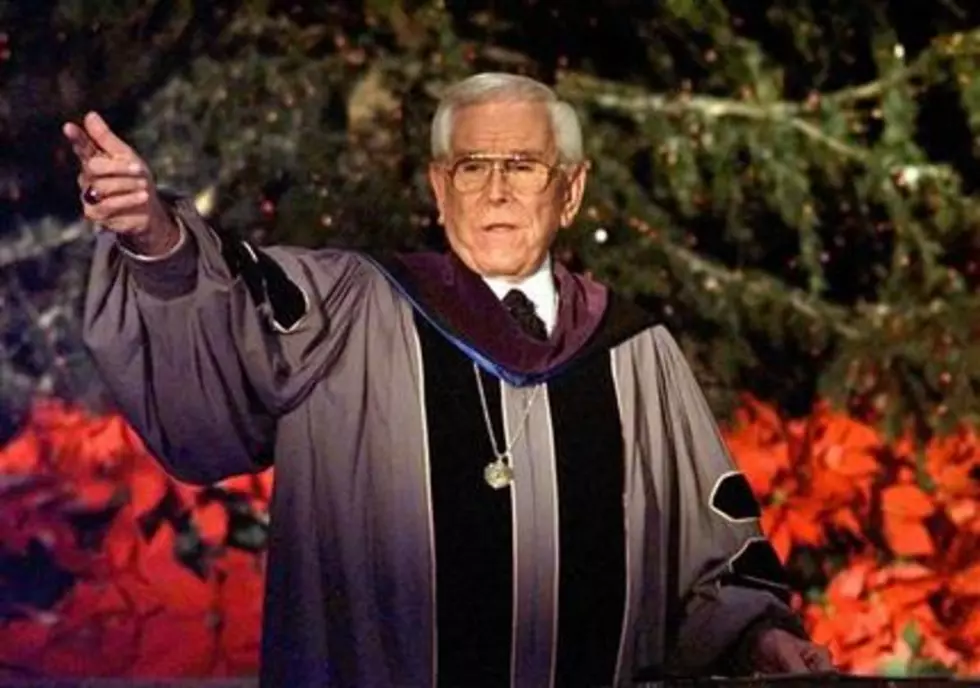 Robert Schuller, Crystal Cathedral megachurch founder, dies