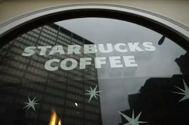 Lawsuit claims &#8216;too much ice&#8217; in Starbucks cold drinks