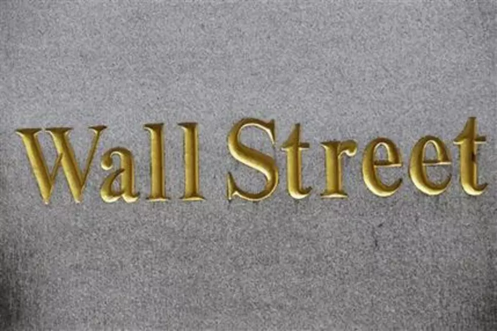 NY official: Wall Street bonuses down amid profit slide