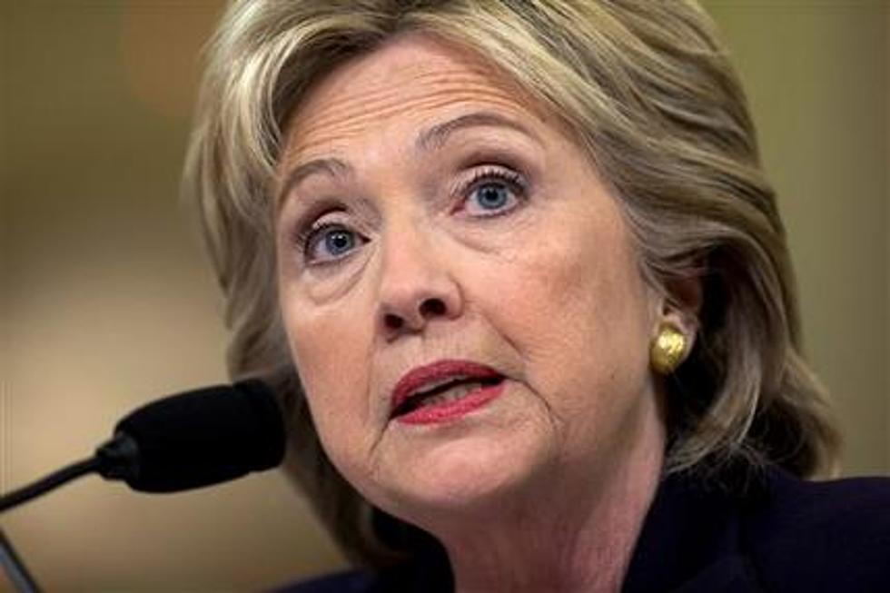 Government seeks to limit questions in Clinton email case