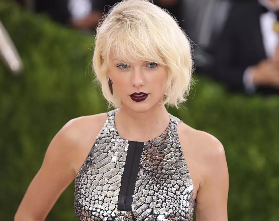 Taylor Swift hosts July Fourth bash at seaside mansion