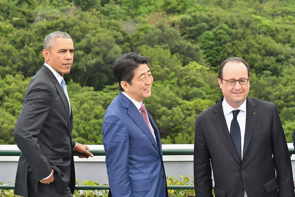 Obama defends his nuclear record on eve of Hiroshima visit