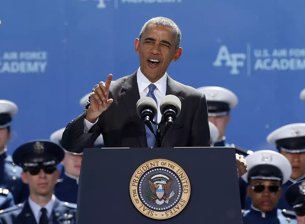 Obama warns Air Force grads not to succumb to isolationism