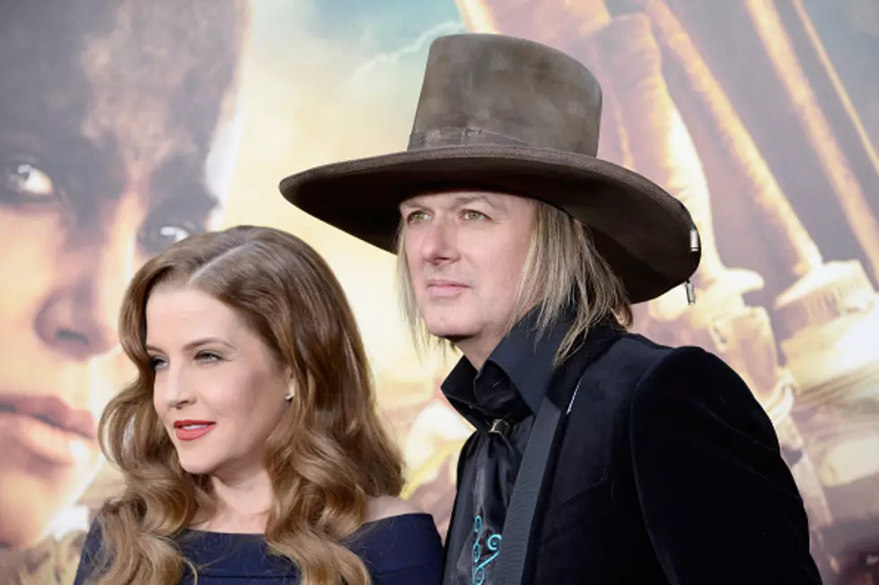 Lisa Marie Presley files for divorce in Los Angeles