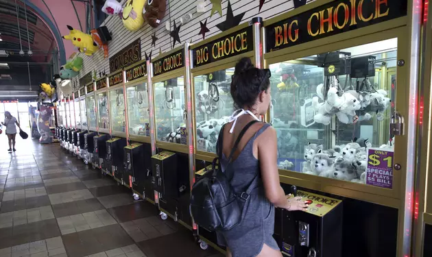 Lawmaker targets arcade favorite Claw game