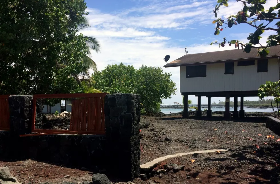 Hawaii tourists salvage vacations during hurricane threats