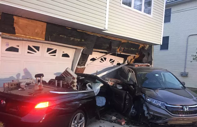 No turn at dead end sends car into Linden home