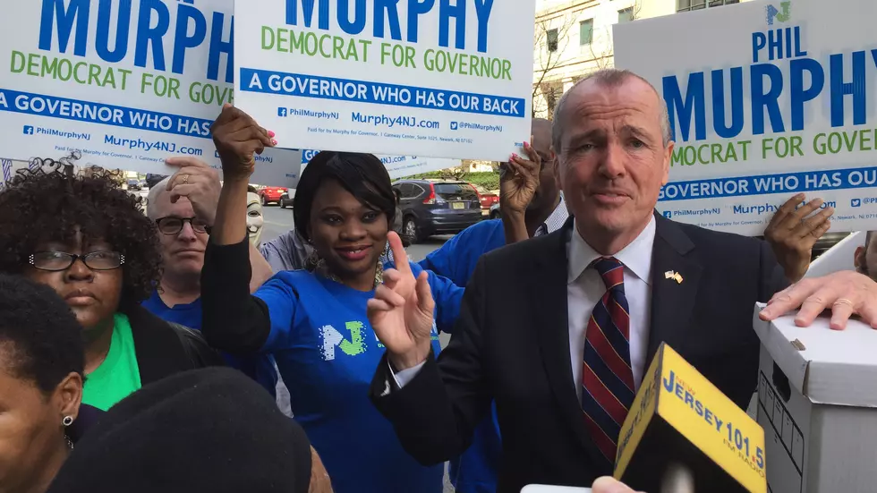 Murphy files largest-ever nominating petition, pledges that he’ll debate