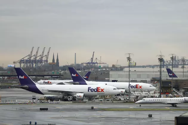 FedEx hiring thousands in NJ ahead of holiday delivery rush