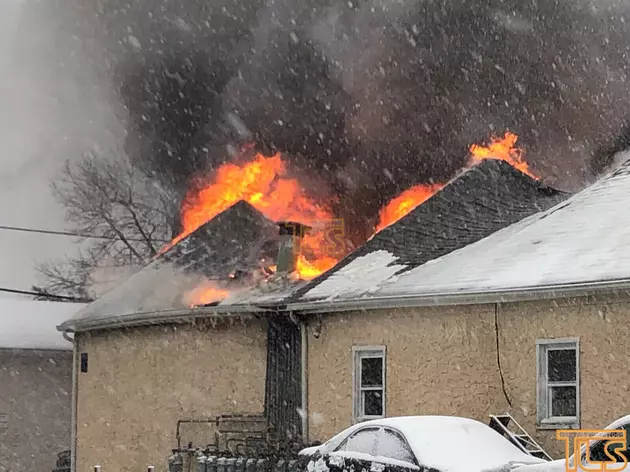 Fire rips Lakewood building during &#8216;thundersnow&#8217; storm