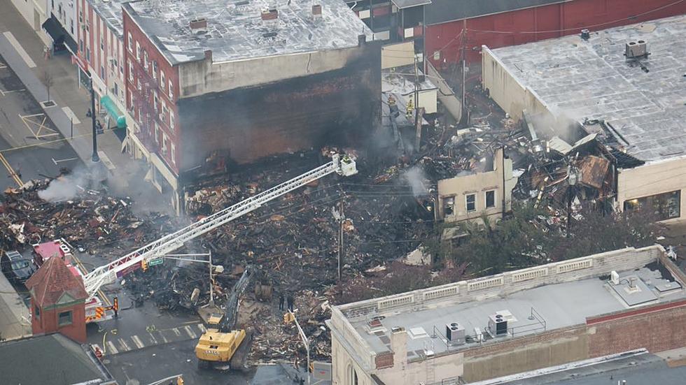 Dover fire collapses 5 buildings, displaces 100