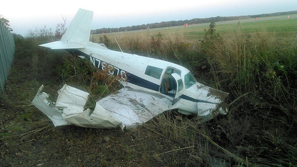 Small plane crashes at Cape May Airport