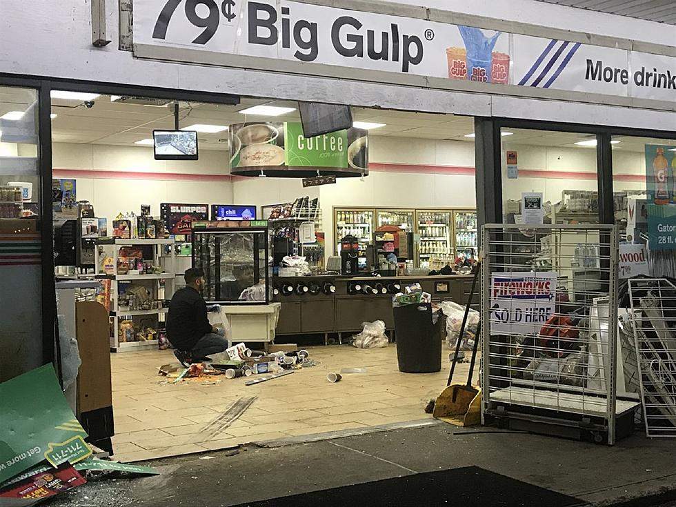Woman trying to park SUV crashes through 7-Eleven in Roselle 