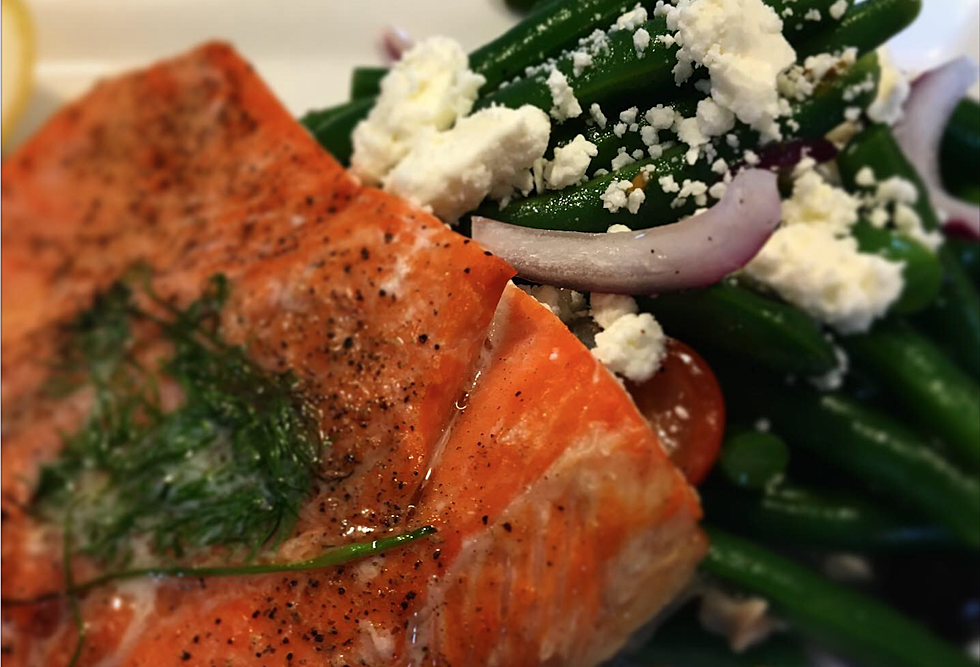 Green bean salad with grilled salmon — Foodie Friday
