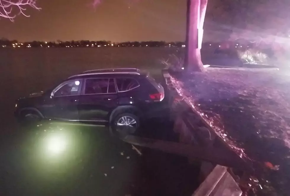 NJ Driver Adjusting GPS Plunges SUV into Lake, Police Say