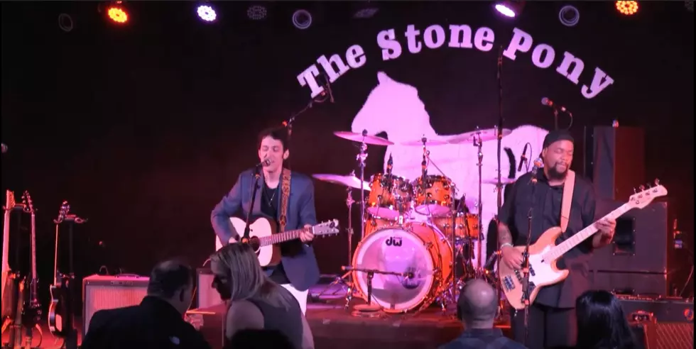 Mike Rocket performs Steve Trevelise song at Stone Pony