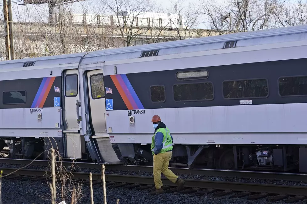 Murphy called NJ Transit a national disgrace … many riders agree